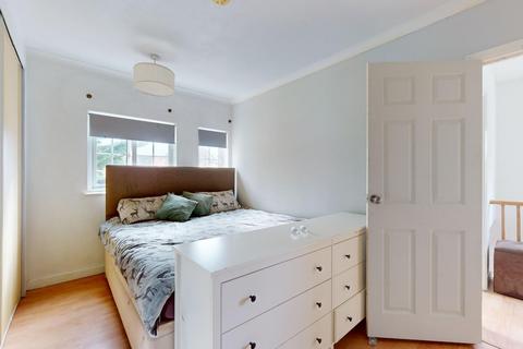 160 Hampton Crescent, Gravesend, DA12 4HZ