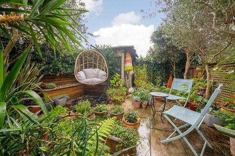 103 Edward Road, London, SE20 7JS