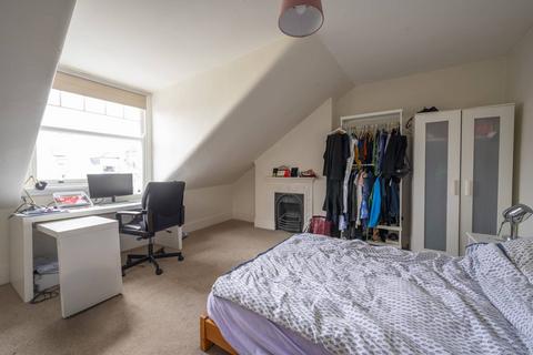 2 bedroom flat to rent, Veronica Road, Balham, London, SW17