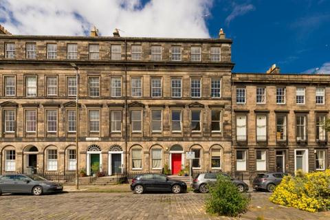 4 bedroom flat to rent, East Claremont Street, New Town, Edinburgh, EH7