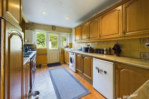 2 Brompton Close, Aylesbury, HP19 9JY