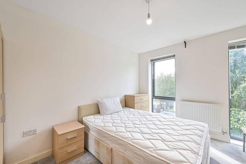 3 bedroom flat for sale, Ajax Avenue, Colindale, London, NW9