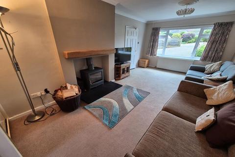 3 bedroom semi-detached house to rent, Barn Close, TA18