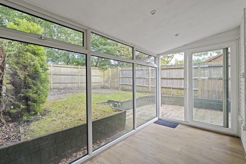 46 Devonshire Gardens, Bursledon, Southampton, SO31 8HE