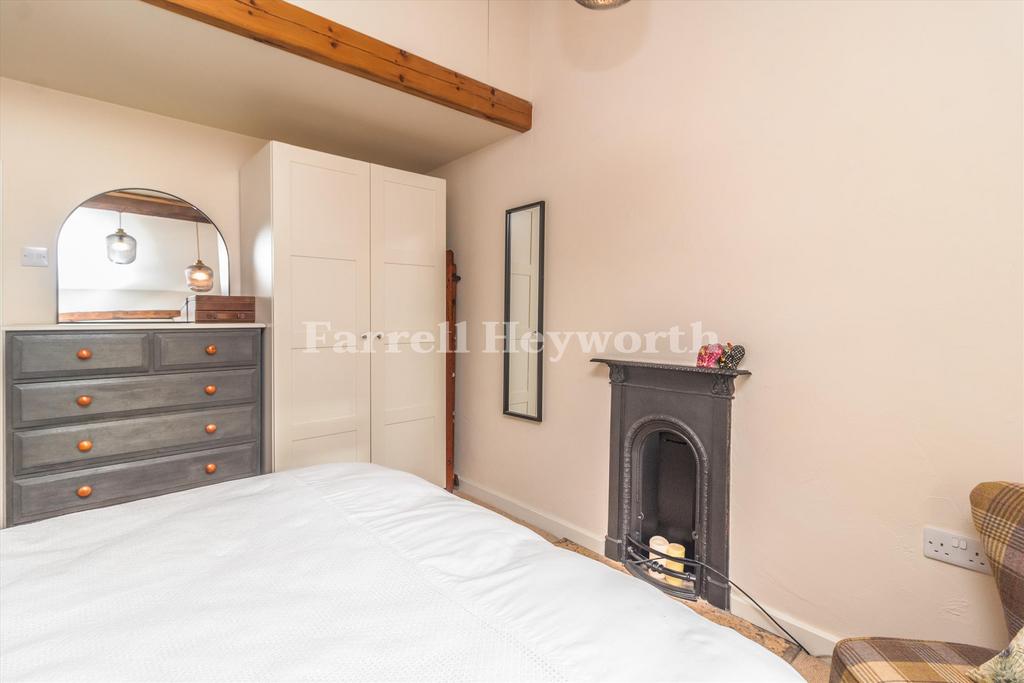 Bedroom image 3
