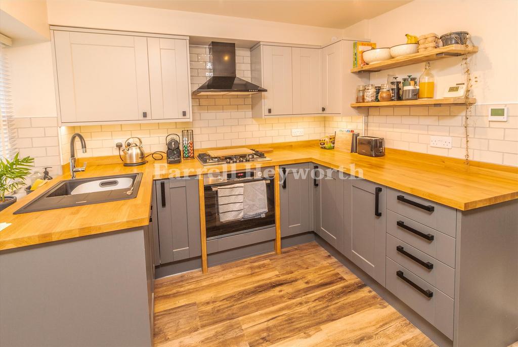Kitchen image 3