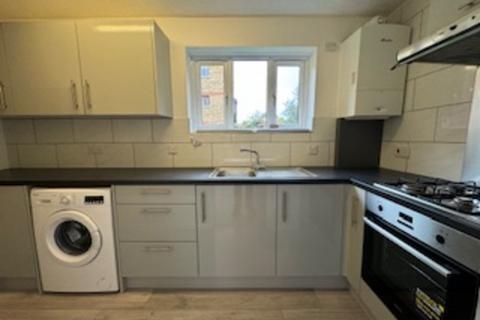 2 bedroom apartment to rent, Morden SM4