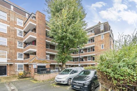 3 bedroom flat to rent, Longford Court, W12