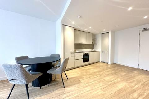 2 bedroom apartment to rent, Manchester New Square, Manchester M1