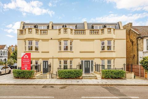 2 bedroom flat for sale, Birkbeck Avenue, Acton, W3