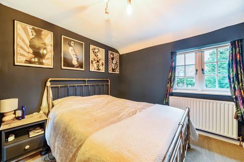 155 The Street, Puttenham, Guildford, GU3 1AT