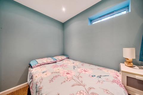 155 The Street, Puttenham, Guildford, GU3 1AT