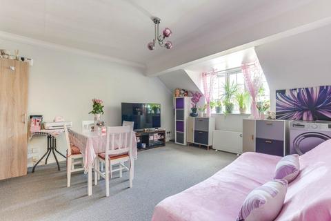 1 bedroom flat for sale, Turners Hill, Cheshunt