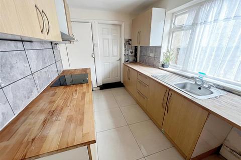 3 bedroom terraced house for sale, Convamore Road, Grimsby, N.E. Lincs, DN32 9HX