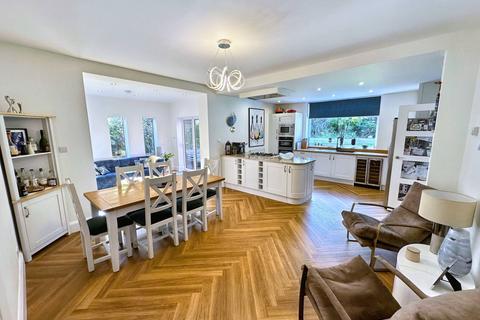 54 Dales Lane, Whitefield, Manchester, M45 7NN