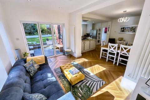 54 Dales Lane, Whitefield, Manchester, M45 7NN