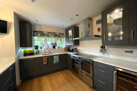 6 bedroom detached house for sale, Staplehurst, Kent