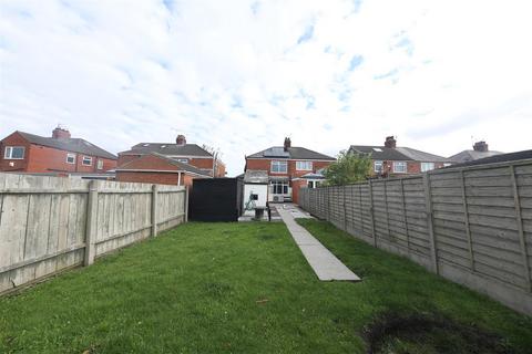 3 bedroom semi-detached house for sale, Gillshill Road, Hull