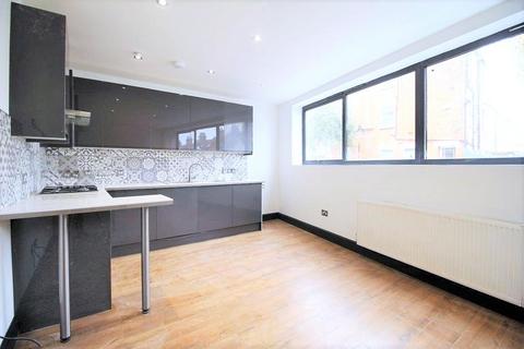 1 bedroom detached house to rent, Montague Road, Crouch End, London, N8