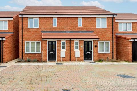 3 bedroom semi-detached house for sale, Bellamy Drive, Bradwell, NR31