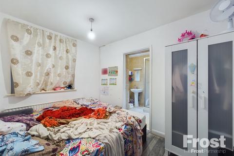 90 Ashford Crescent, Ashford, TW15 3EB