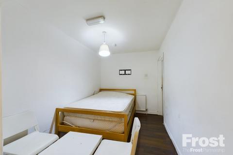 90 Ashford Crescent, Ashford, TW15 3EB