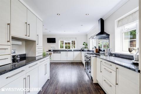 6 bedroom detached house for sale, Woodstock Road, Broxbourne EN10