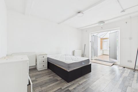 4 bedroom detached house for sale, Sandells Avenue, Ashford, Surrey, TW15