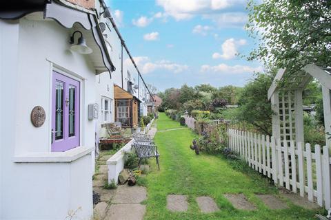 2 bedroom terraced house to rent, Daisy Bank, Hyde SK14