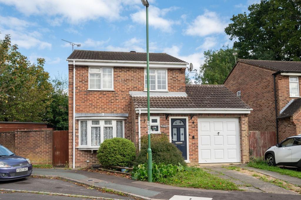 Timber Mill, Southwater, RH13 3 bed detached house for sale £495,000