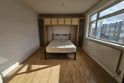 6 bedroom terraced house to rent, Canning Town, London, E13