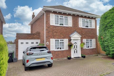 4 bedroom detached house for sale, Longrise, Billericay, CM12