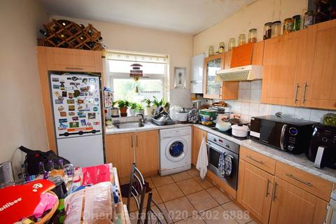 3 bedroom semi-detached house for sale, Richmond Gardens, London