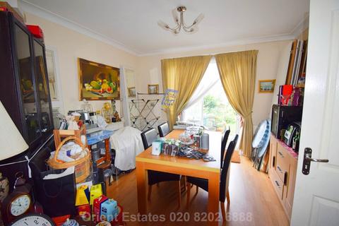 3 bedroom semi-detached house for sale, Richmond Gardens, London