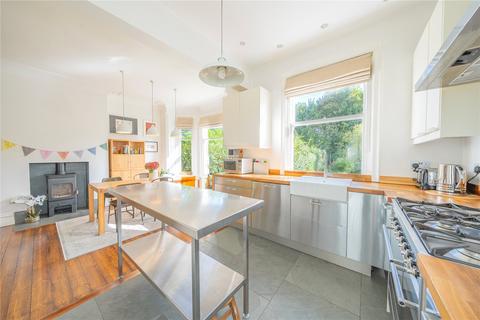 352 Harrogate Road, Leeds, LS17 6QB