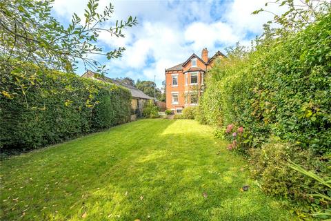 352 Harrogate Road, Leeds, LS17 6QB