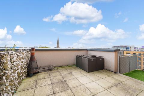 1 bedroom apartment for sale, Emma House, Romford RM1