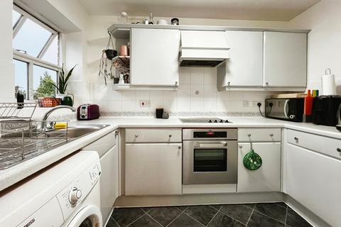 2 bedroom flat for sale, Mersey Road, West Didsbury, Manchester, M20