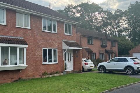 3 bedroom semi-detached house to rent, Beech Close, Willand