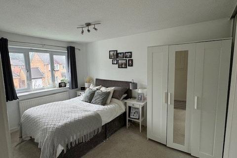 3 bedroom semi-detached house to rent, Beech Close, Willand
