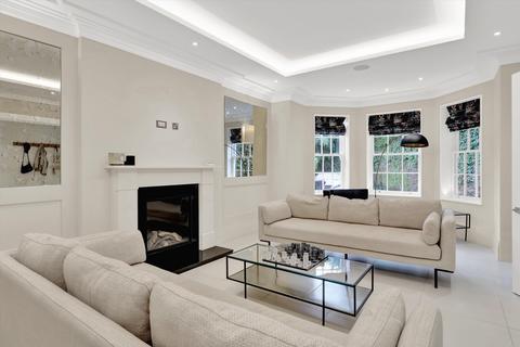 6 bedroom detached house to rent, Weybridge, Surrey, KT13