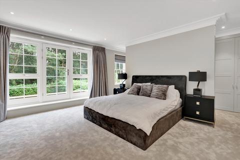 6 bedroom detached house to rent, Weybridge, Surrey, KT13