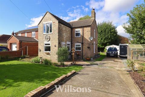 4 bedroom detached house for sale, Holywell Road, Alford