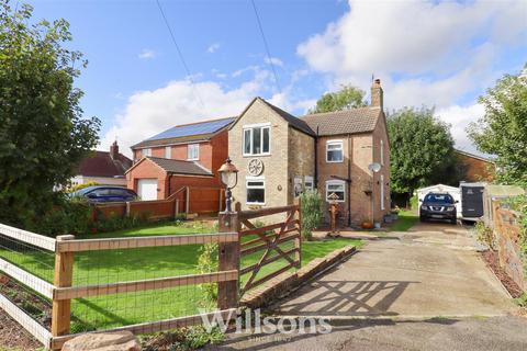 4 bedroom detached house for sale, Holywell Road, Alford