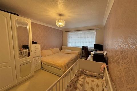 3 bedroom semi-detached house to rent, 3 bedroom Semi Detached House in Basildon