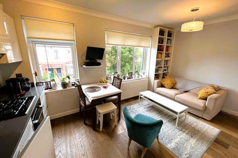 2 bedroom maisonette for sale, London W5