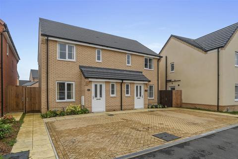 3 bedroom semi-detached house for sale, Yarrow Close, Capel St Mary