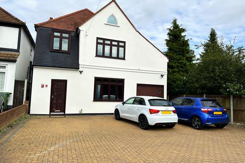 undefined, Romford RM1