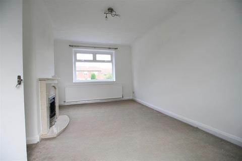 2 bedroom house to rent, Larch Road, Manchester M34