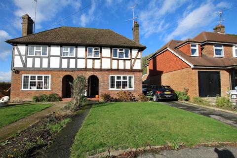 2 bedroom semi-detached house to rent, Gorings Mead, Horsham